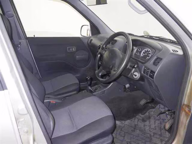 DAIHATSU TERIOS KID