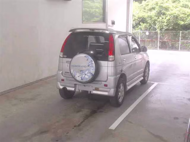 DAIHATSU TERIOS KID