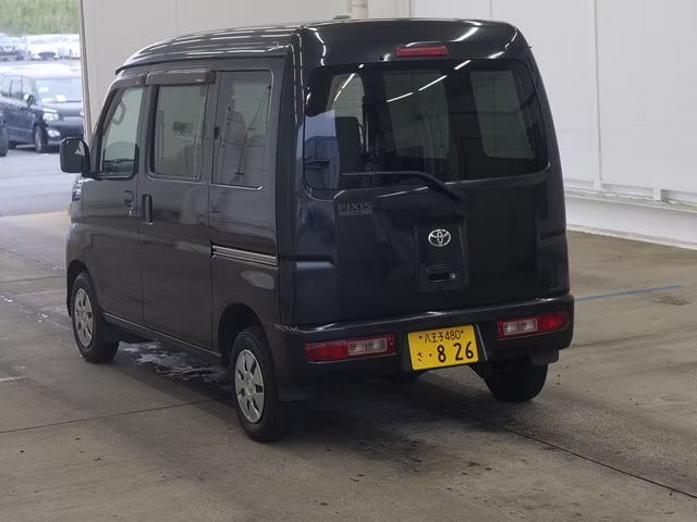 TOYOTA PIXIS VAN