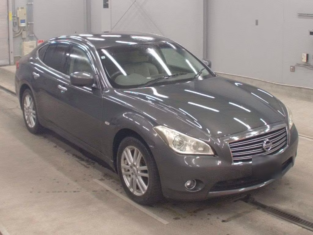 NISSAN FUGA