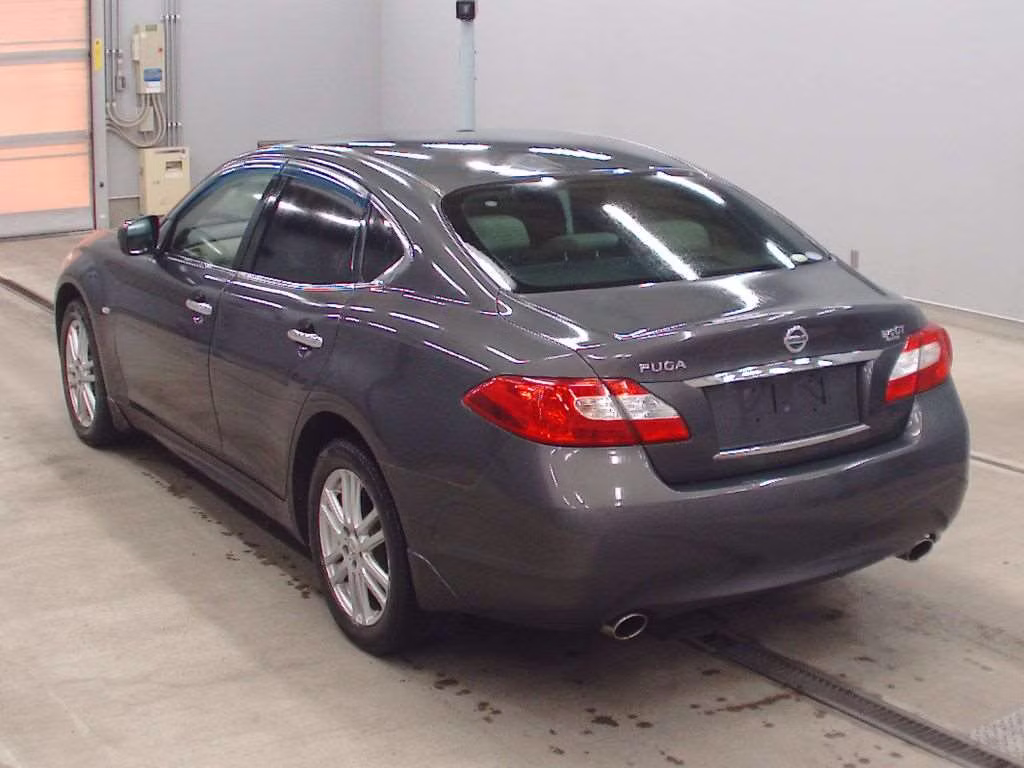 NISSAN FUGA