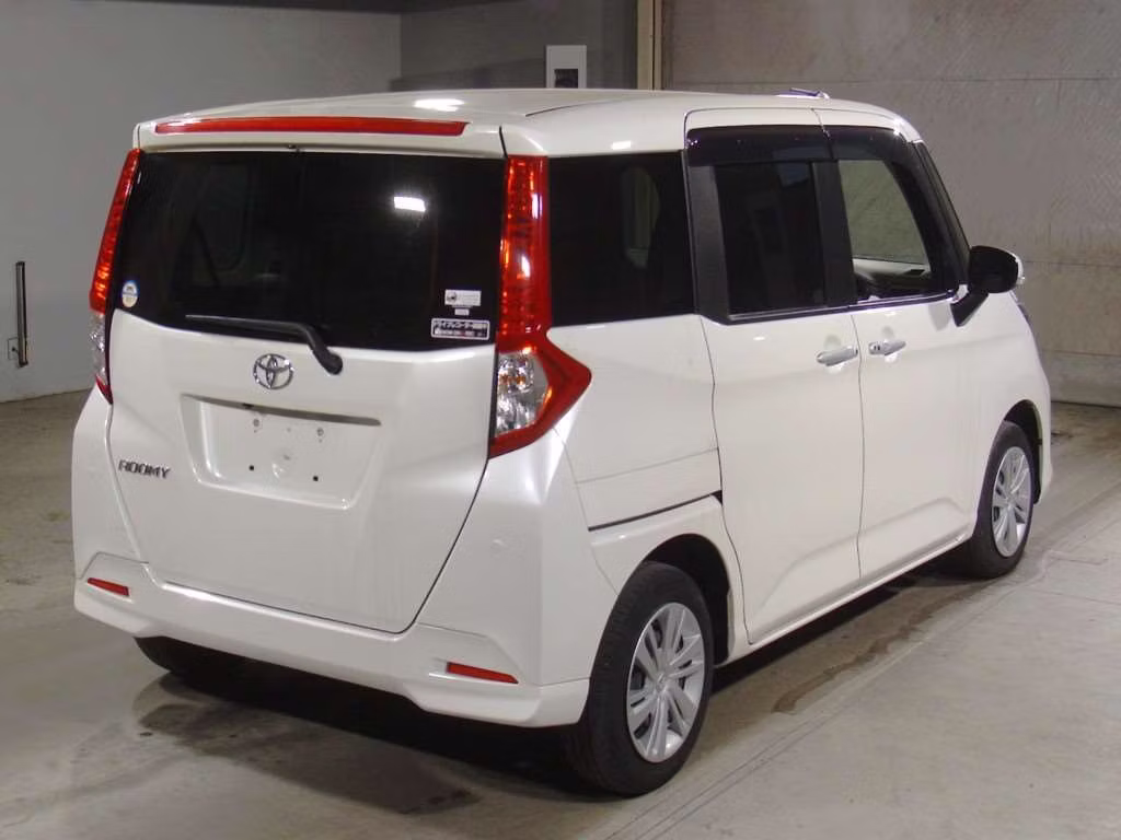 TOYOTA ROOMY