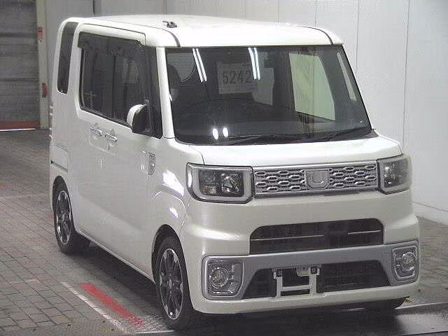DAIHATSU WAKE