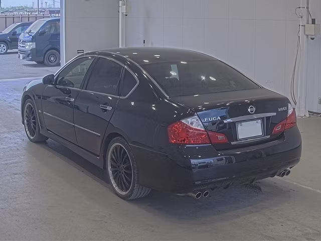 NISSAN FUGA