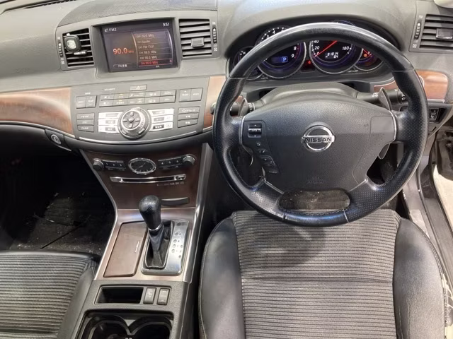 NISSAN FUGA