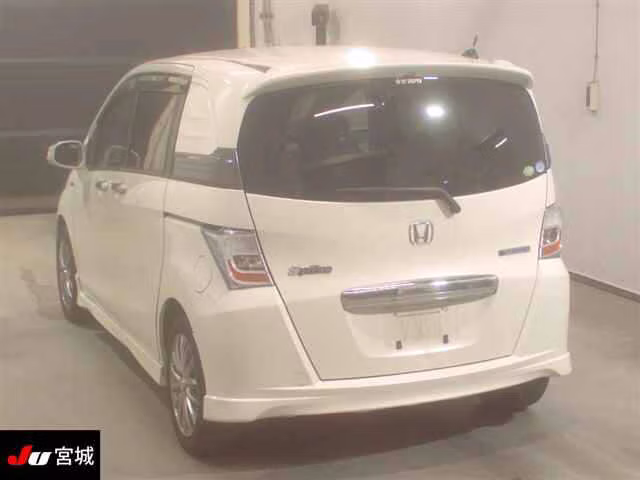 HONDA FREED SPIKE