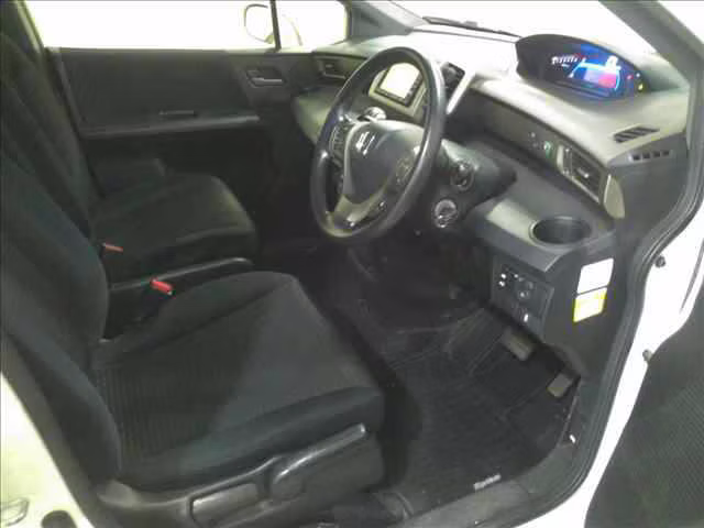 HONDA FREED SPIKE