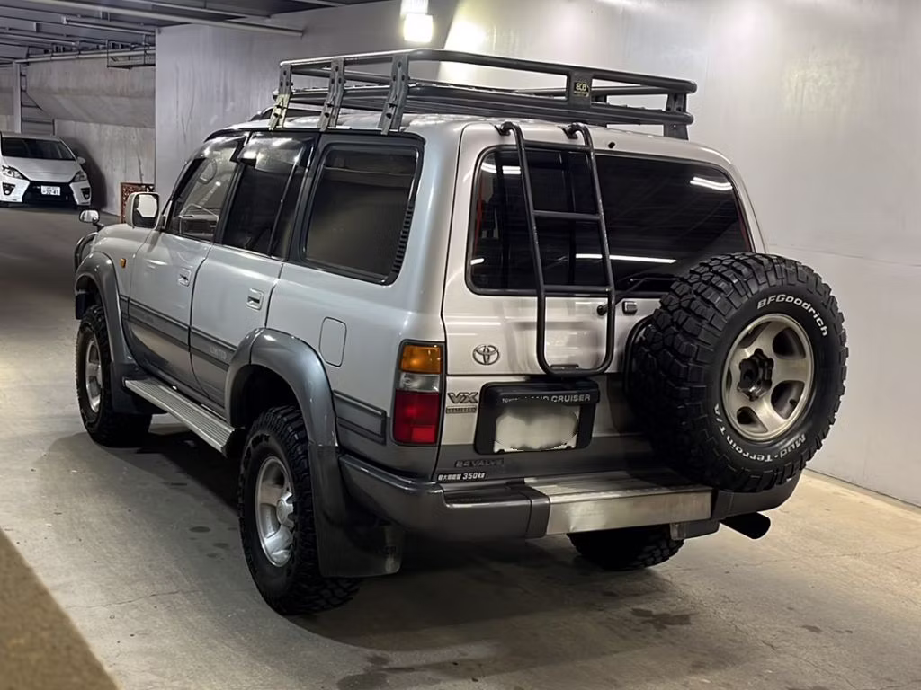 TOYOTA LAND CRUISER