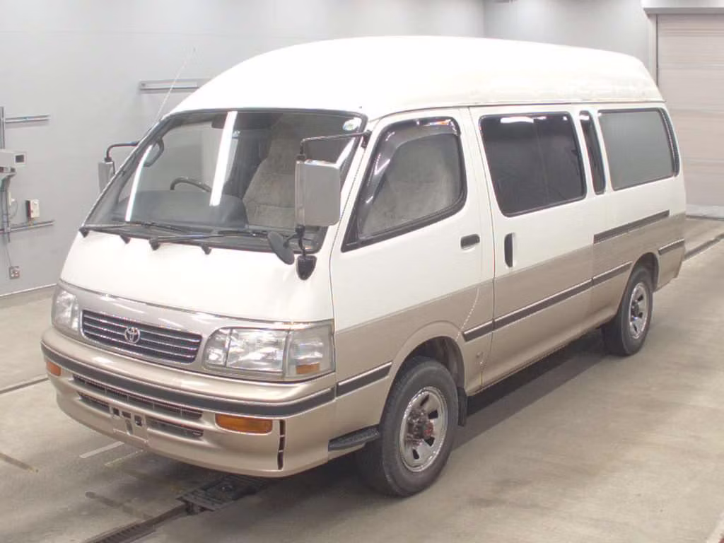 TOYOTA HIACE