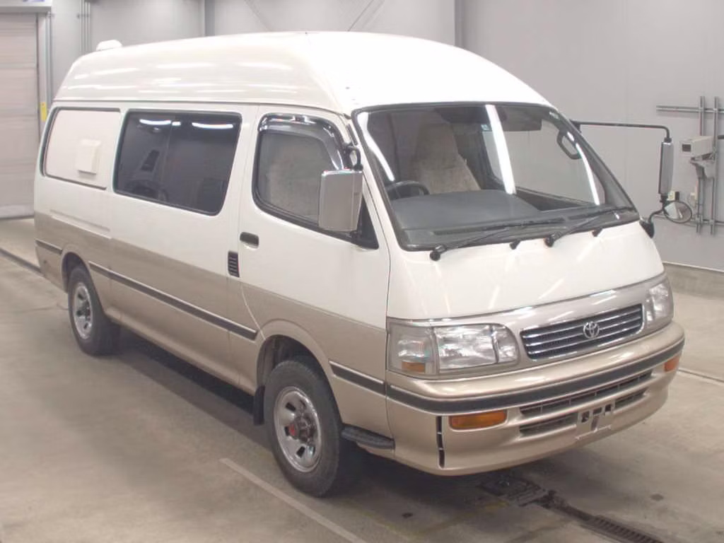 TOYOTA HIACE