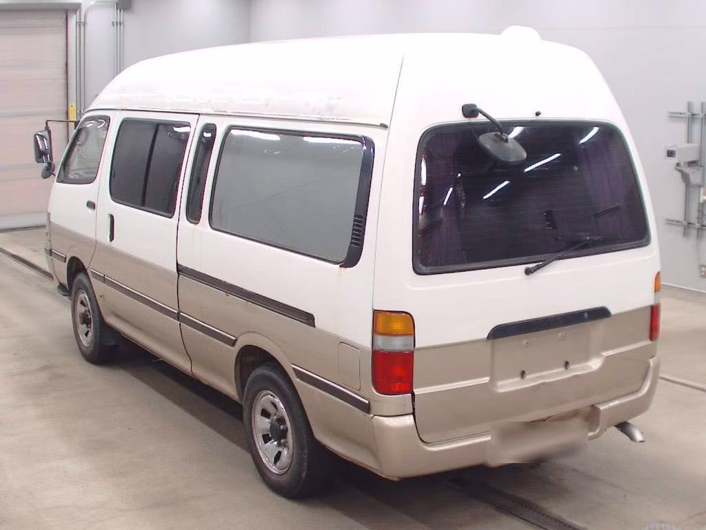 TOYOTA HIACE
