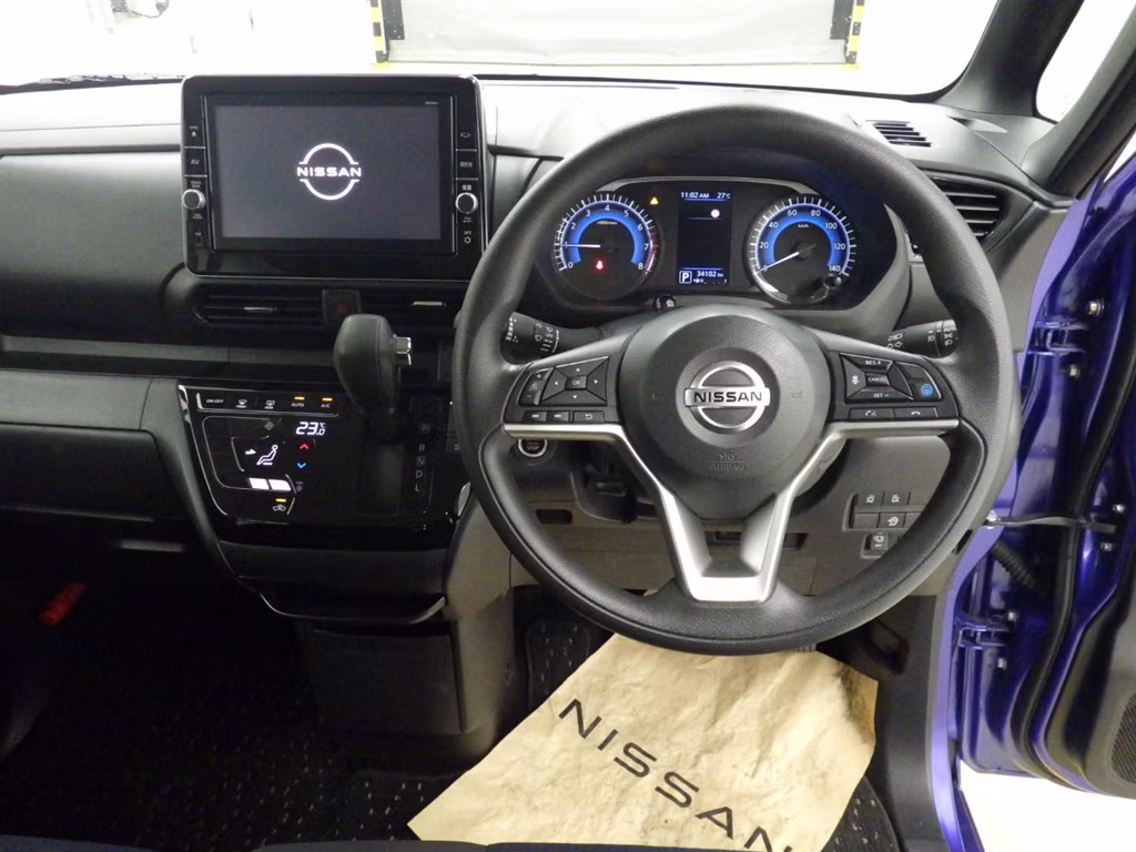 NISSAN ROOX