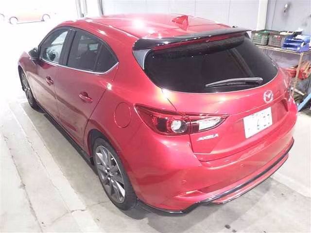 MAZDA AXELA