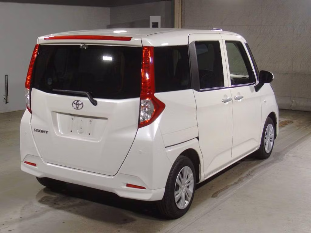 TOYOTA ROOMY