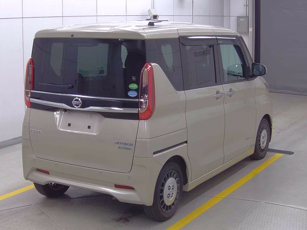 NISSAN ROOX