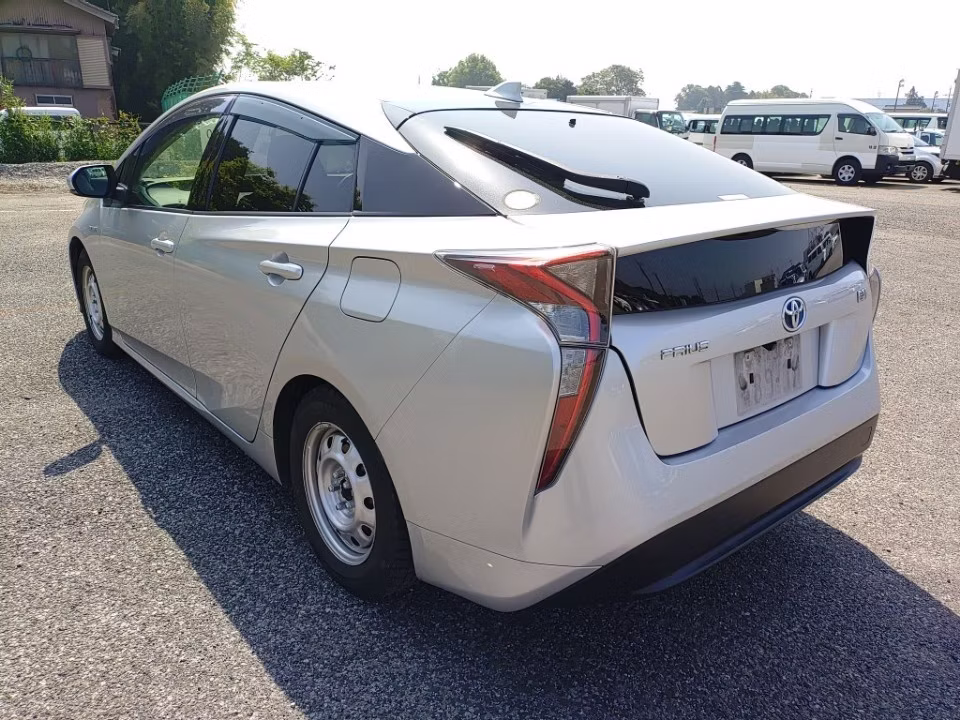 TOYOTA PRIUS