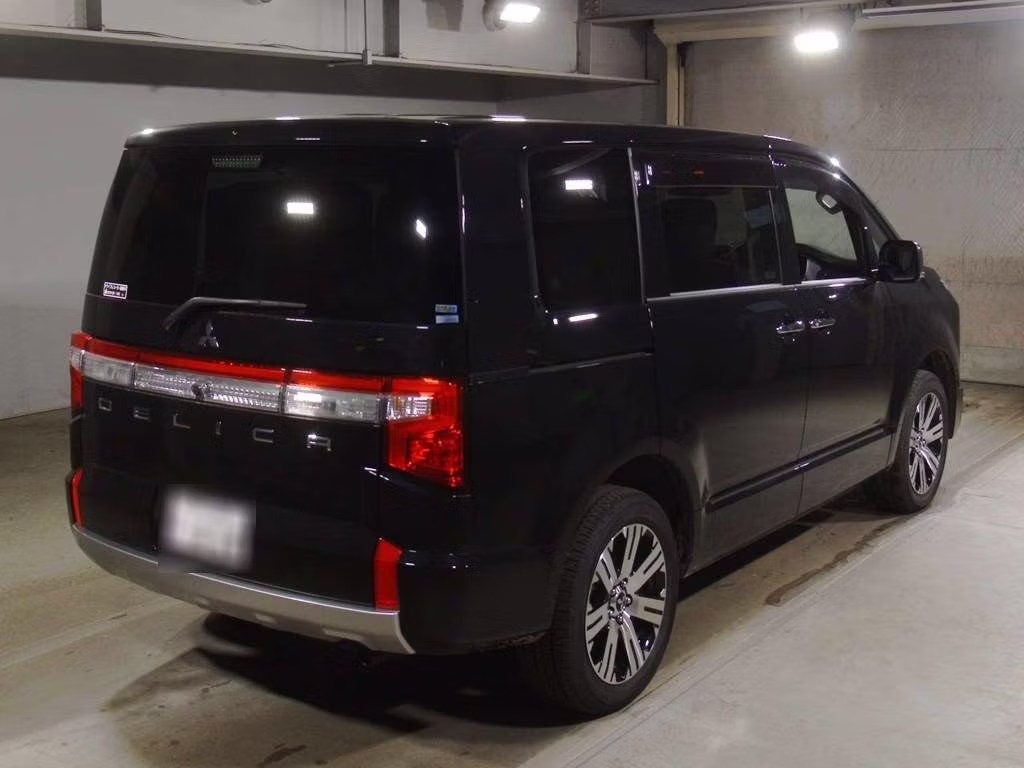 MITSUBISHI DELICA D:5