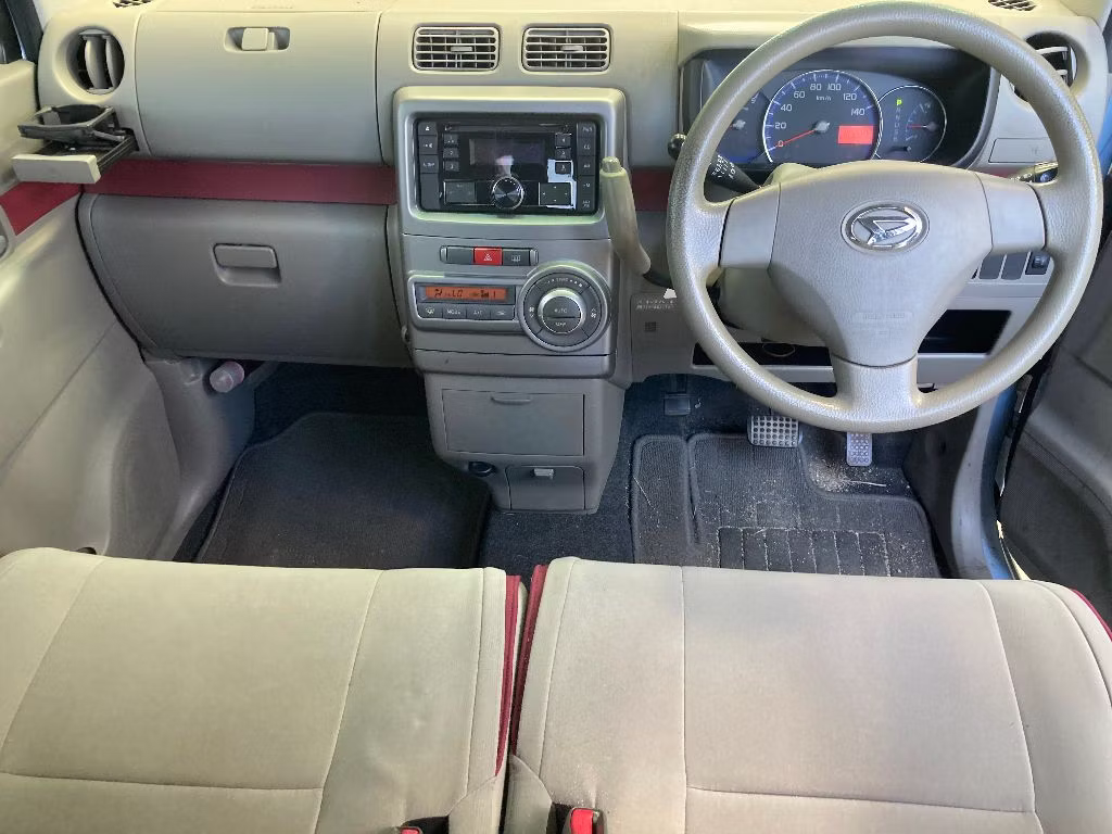 DAIHATSU MOVE CONTE