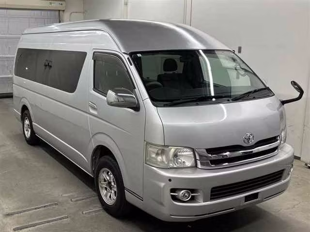 TOYOTA HIACE