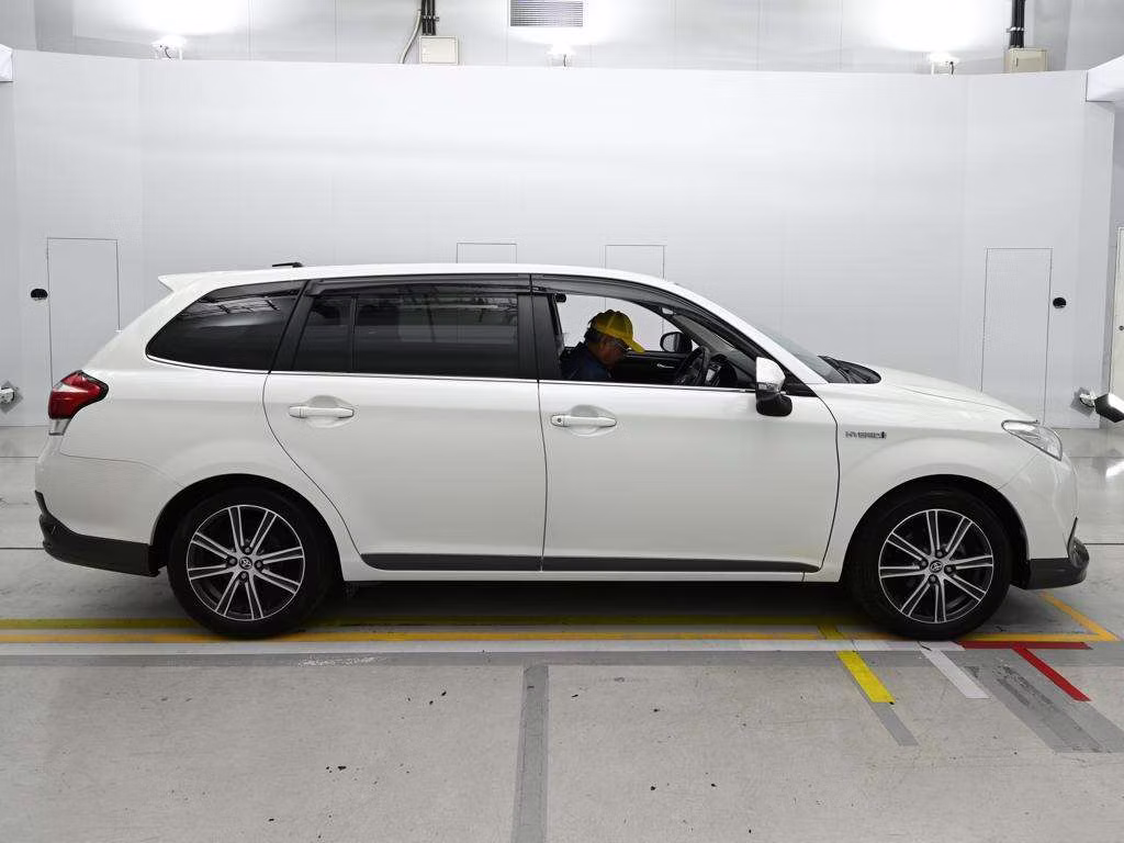 TOYOTA COROLLA FIELDER