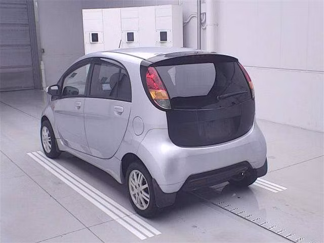 MITSUBISHI I