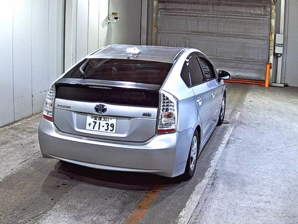 TOYOTA PRIUS