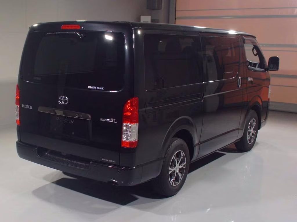 TOYOTA REGIUS ACE