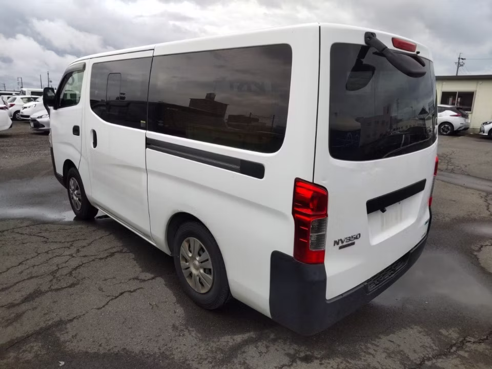 NISSAN NV350 CARAVAN