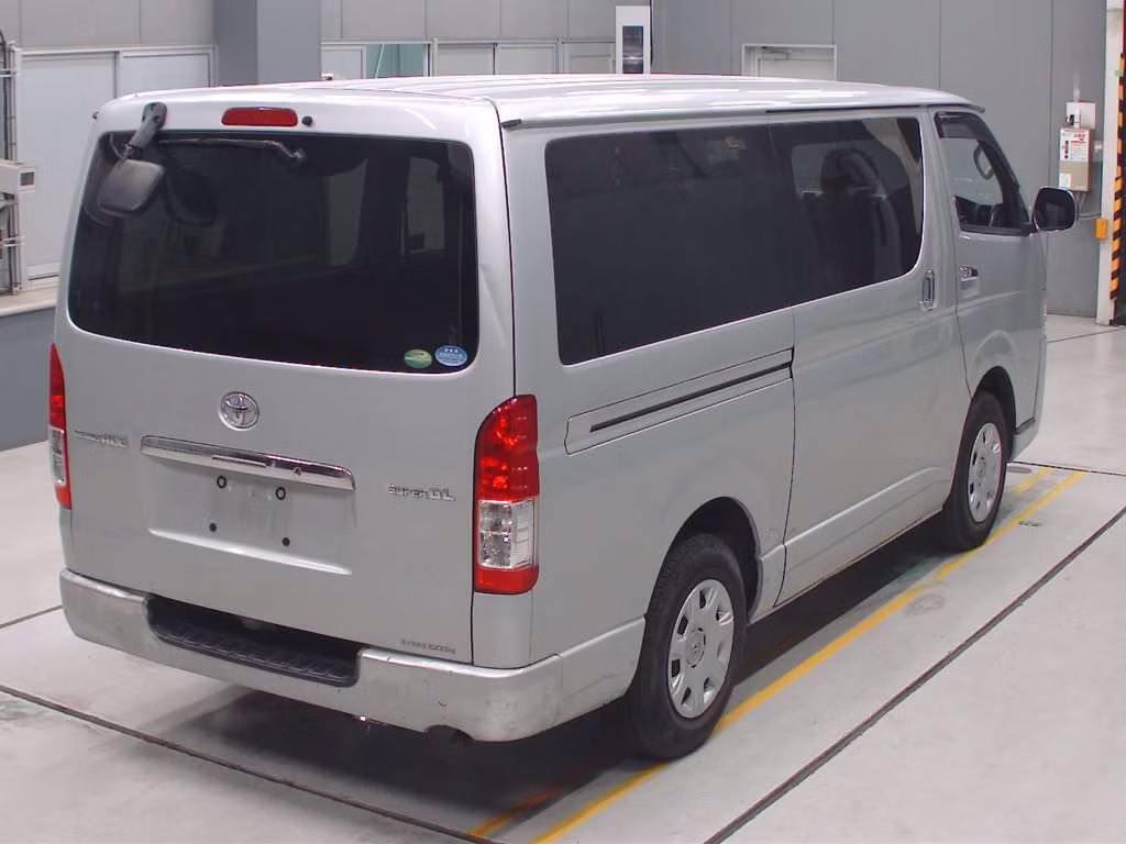 TOYOTA REGIUS ACE