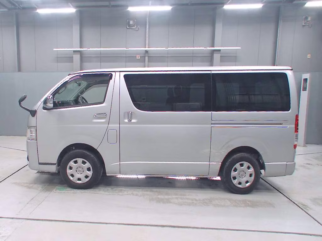 TOYOTA REGIUS ACE