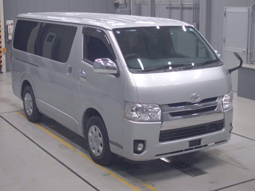 TOYOTA REGIUS ACE