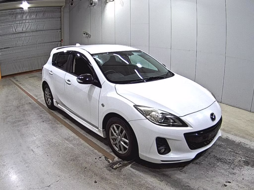 MAZDA AXELA