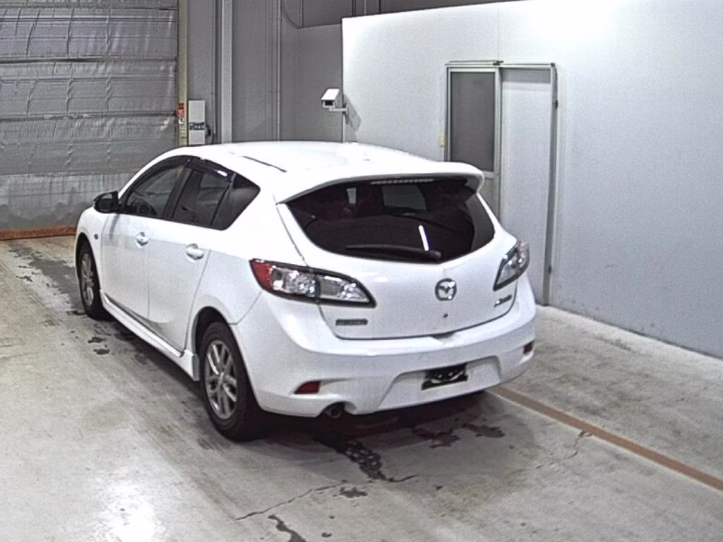 MAZDA AXELA