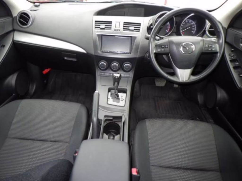 MAZDA AXELA