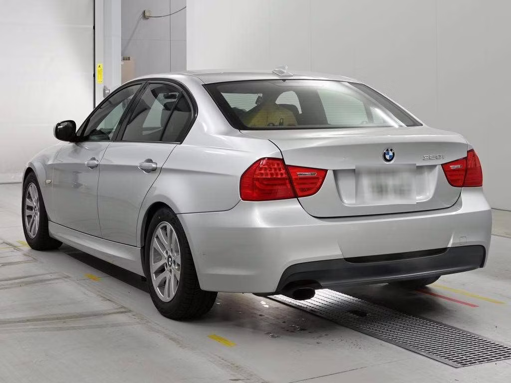 BMW 3-SERIES