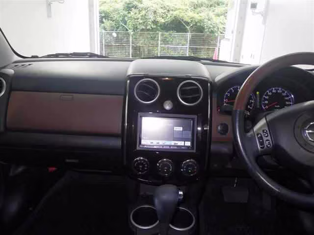 MAZDA VERISA