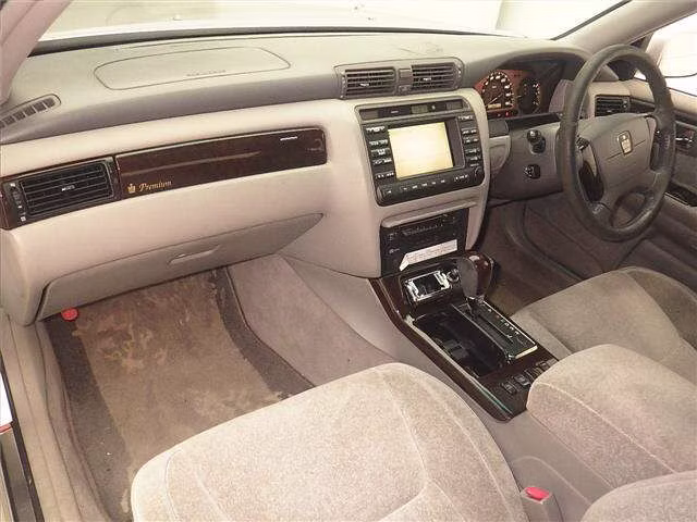 TOYOTA CROWN