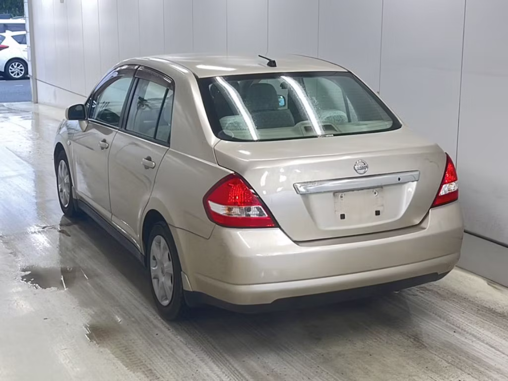 NISSAN TIIDA LATIO