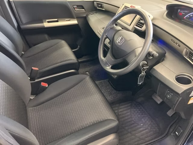 HONDA FREED SPIKE