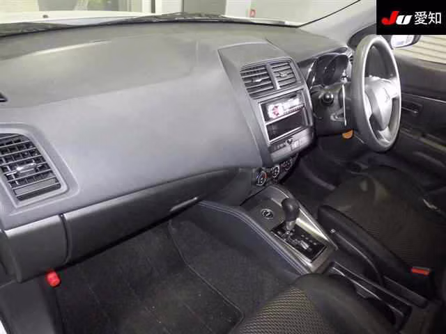 MITSUBISHI RVR