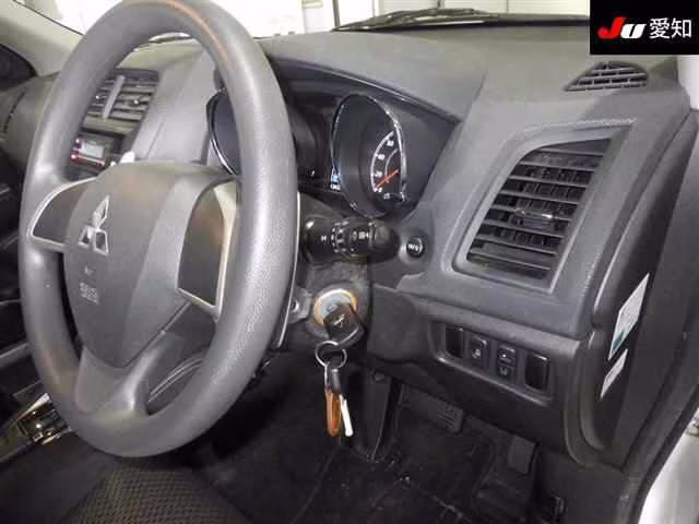 MITSUBISHI RVR