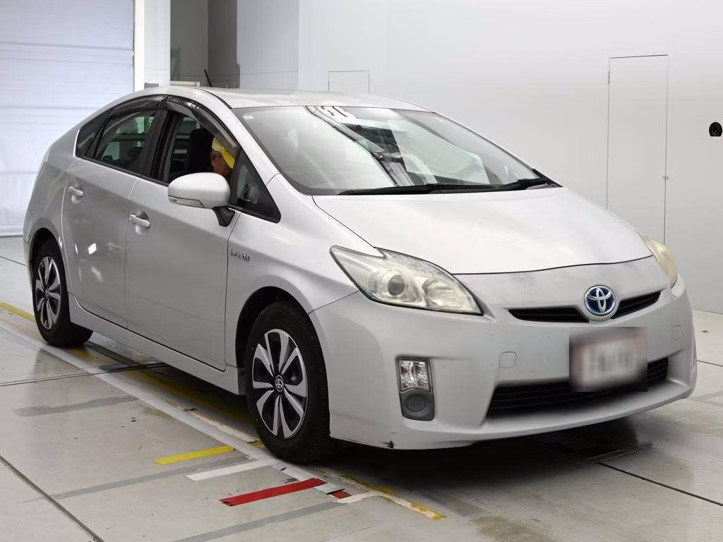TOYOTA PRIUS