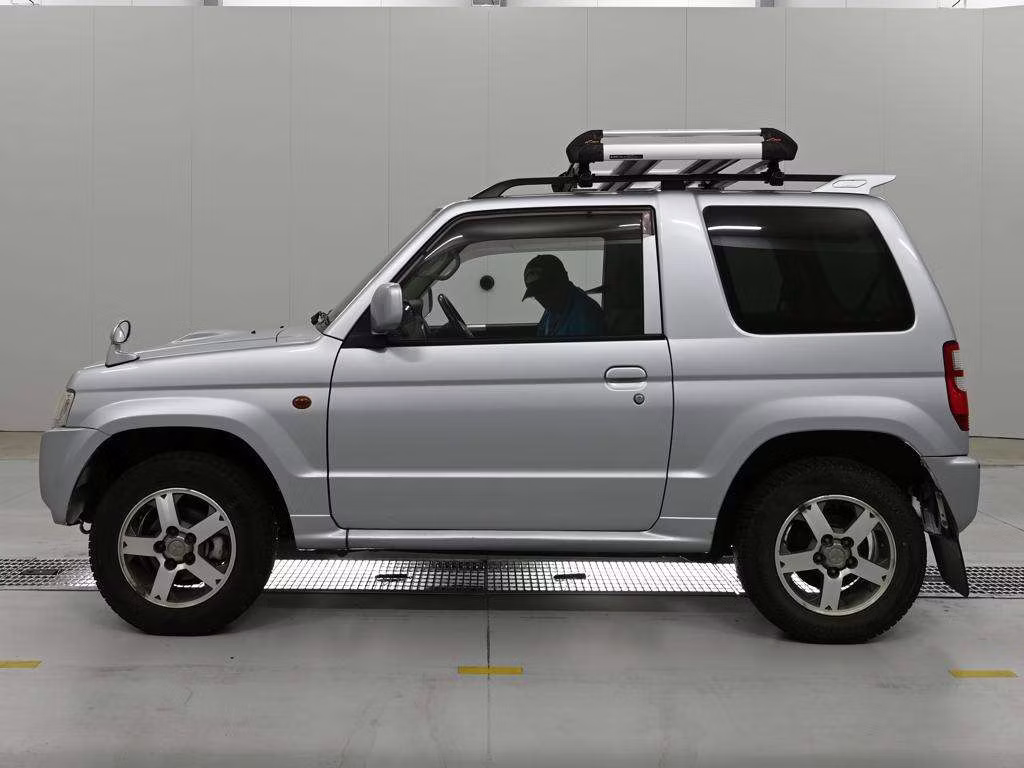 MITSUBISHI PAJERO MINI