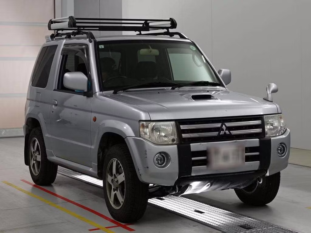 MITSUBISHI PAJERO MINI