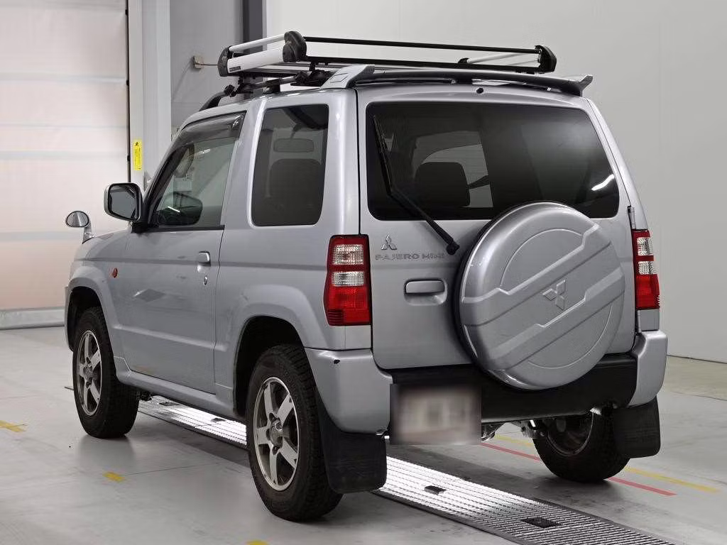 MITSUBISHI PAJERO MINI