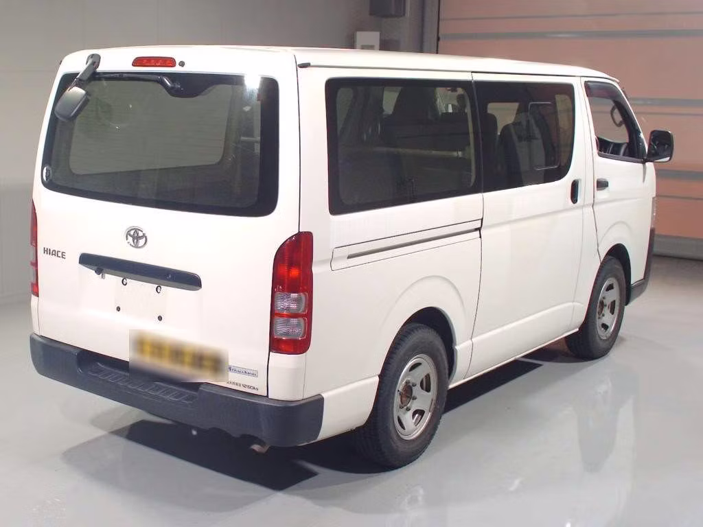 TOYOTA REGIUS ACE