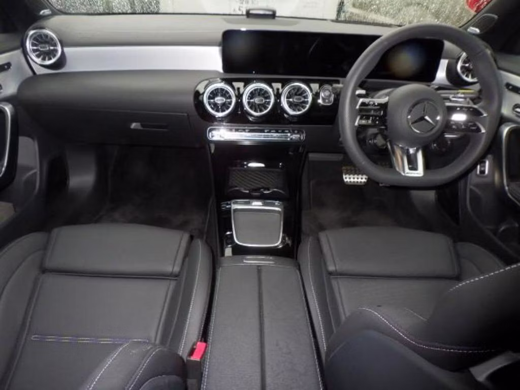 MERCEDES-BENZ CLA-CLASS