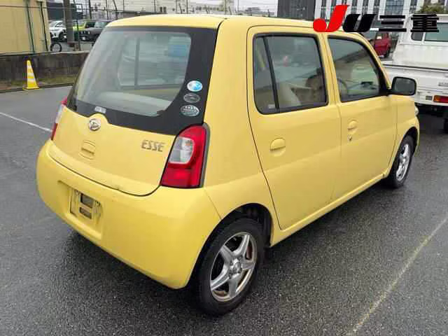 DAIHATSU ESSE