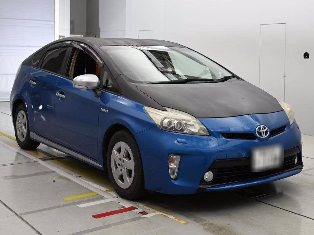 TOYOTA PRIUS