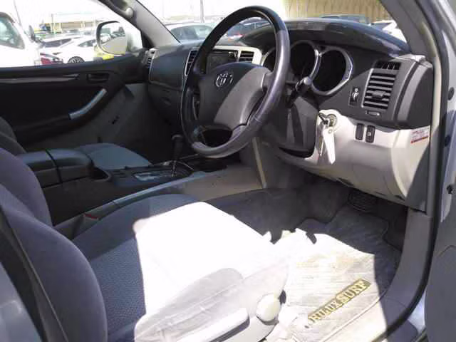 TOYOTA HILUX SURF